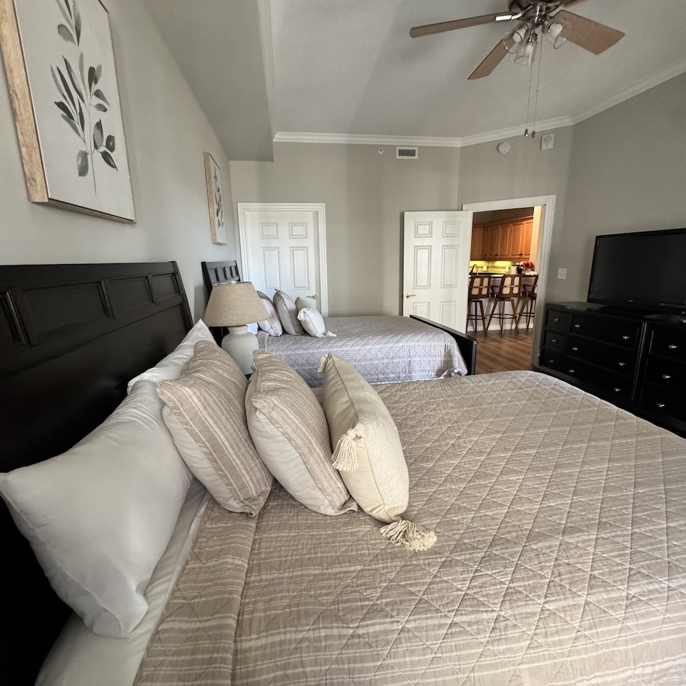 Oceanview Condo With Amenities, 703 Royale Palms 2 Bedroom Condo