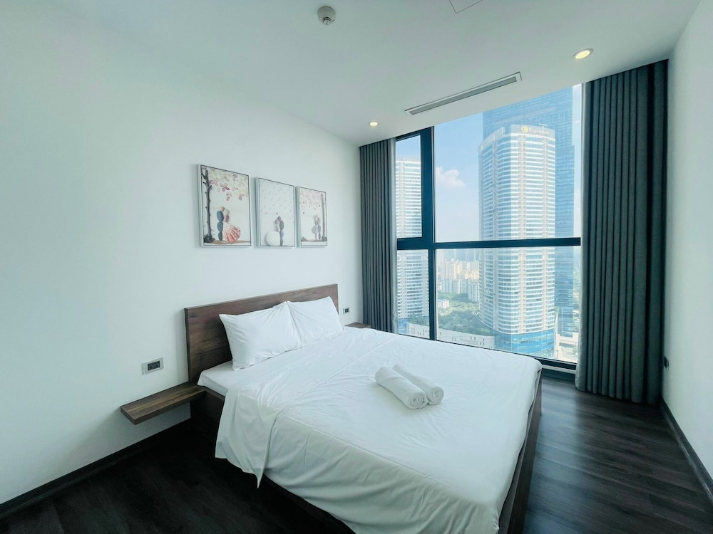 Sunny - Vinhomes Skylake Residences