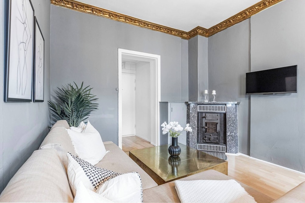 Big and Bright Apartment in the Center