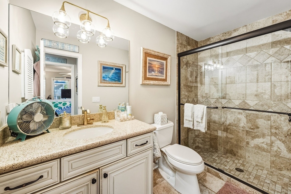 Santorelli's Seaside Serenety 4 Bedroom Home