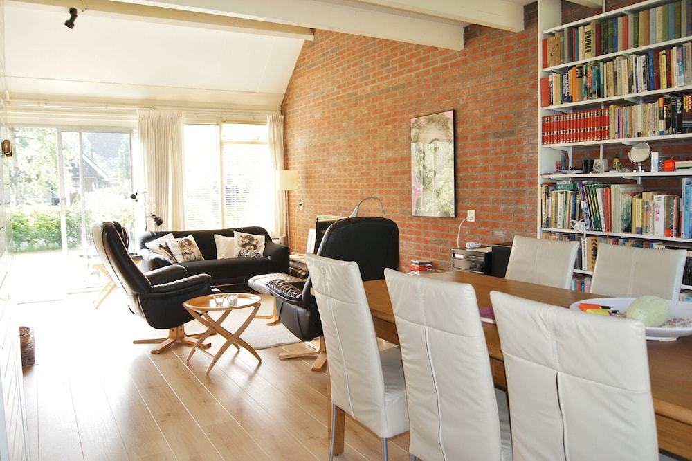 Cozy Holiday Home with Hot Tub in Lauwersoog by Lake view 4