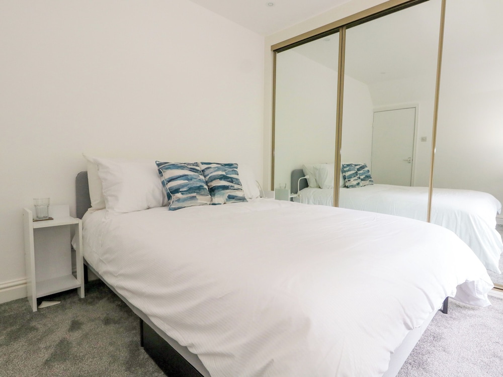 3 Harbour Heights
