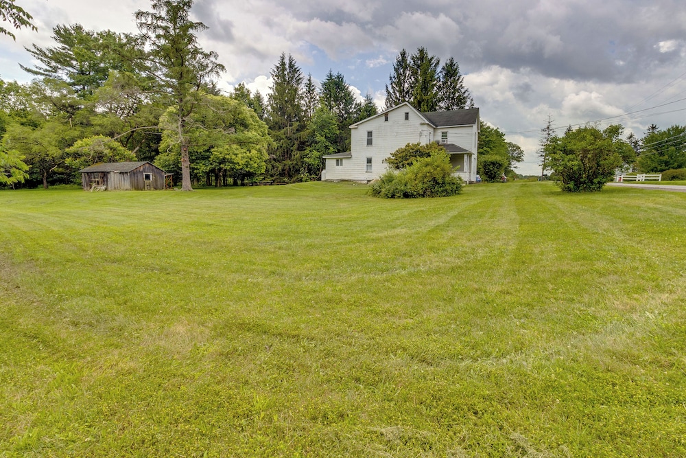Pet-friendly Smithmill Retreat w/ Yard!