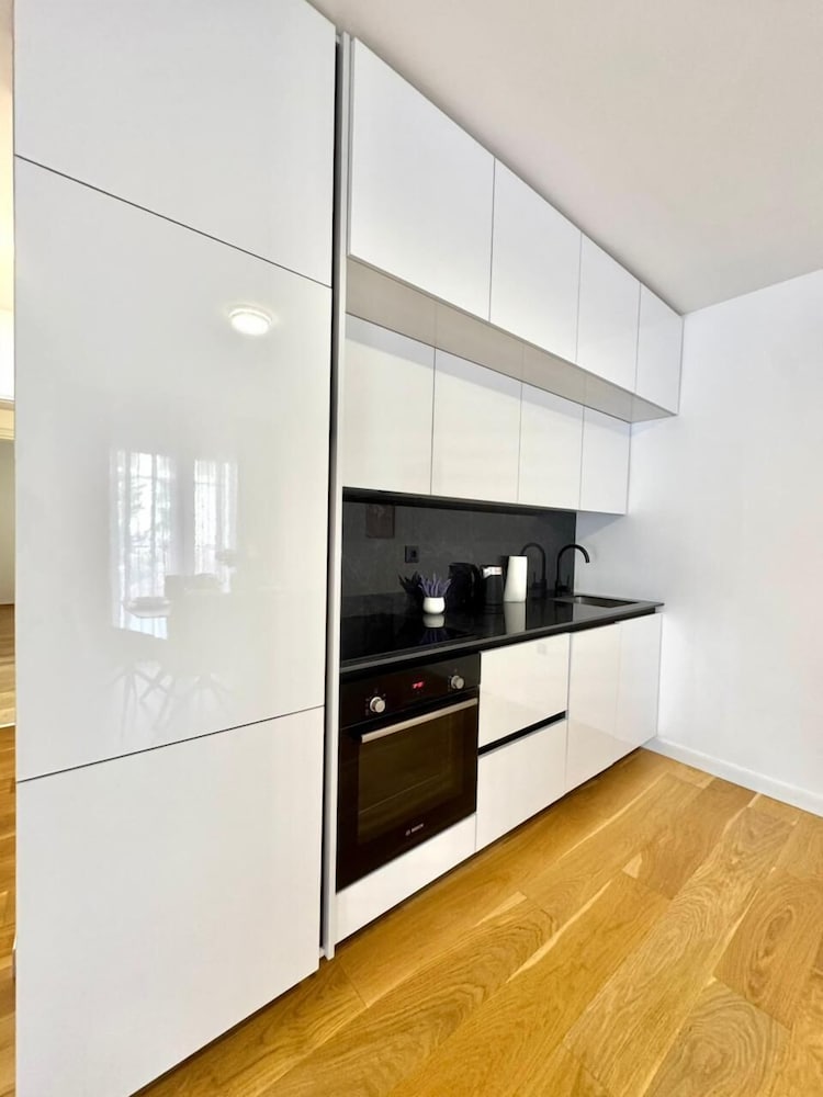 Sunny Bay Apartments