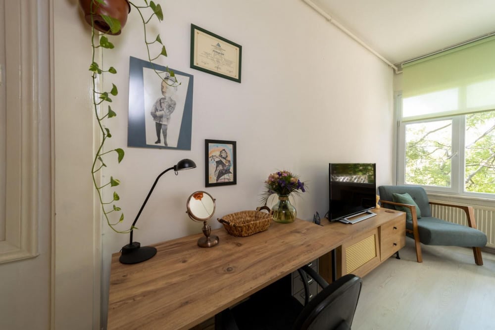 Charming Flat With Refreshing View in Kadikoy