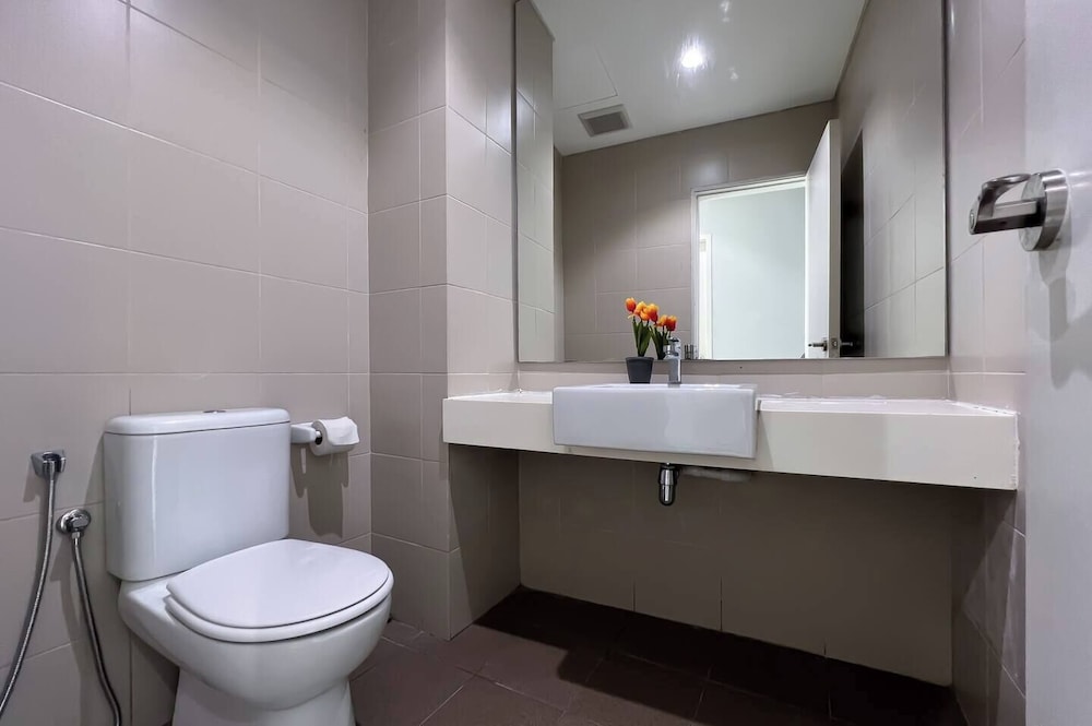 ICity Luxury Condo by Smarthome