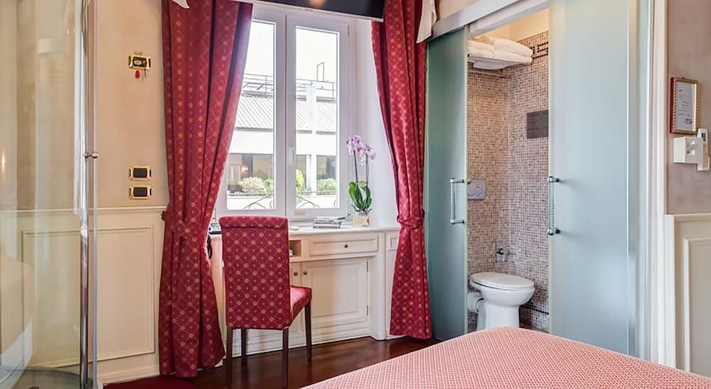 38 Viminale Street Deluxe