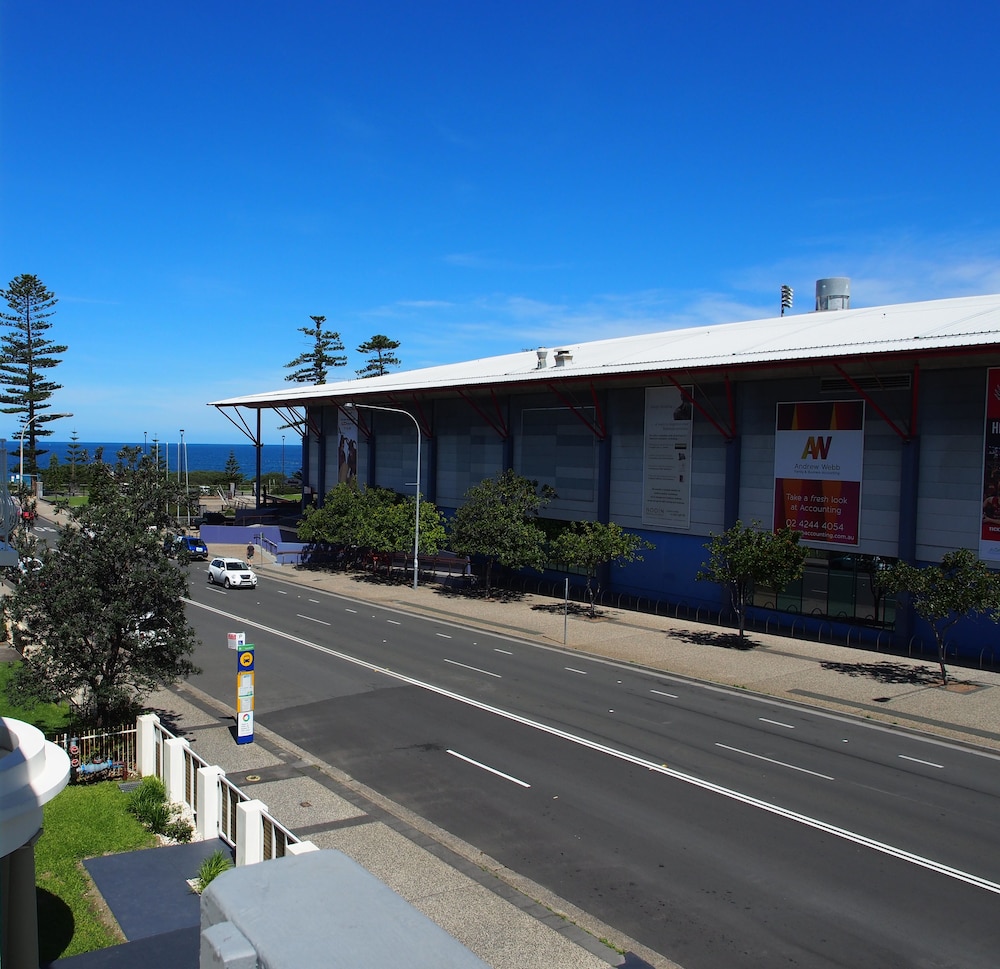 City Beach Motel