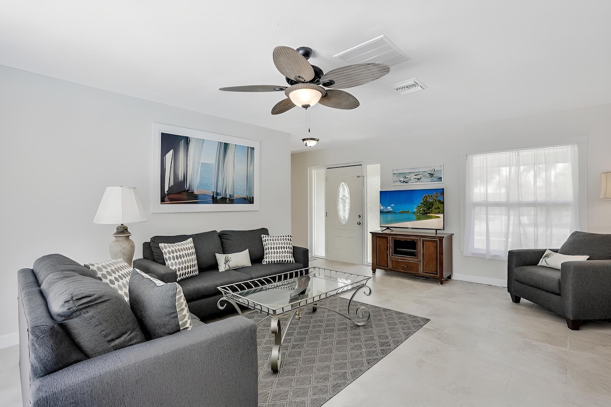 Skylark Avenue Pool Home view 3