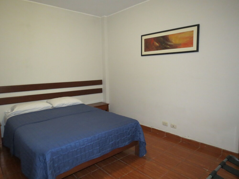 Miraflores Inn