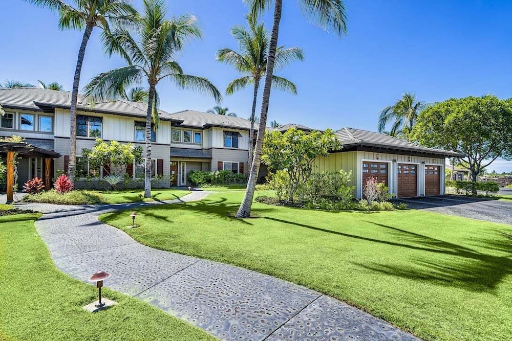 Prestigious Mauna Lani Resort - Luxurious End Unit - Large Private Lanai! -vrkcv