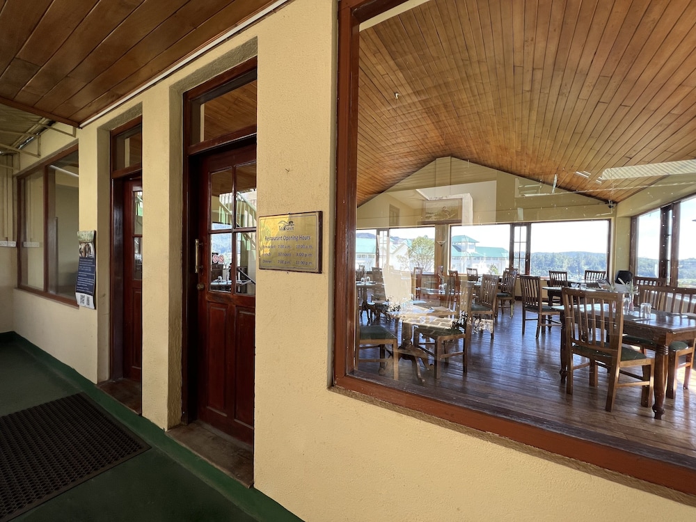 Tea Bush Hotel - Nuwara Eliya