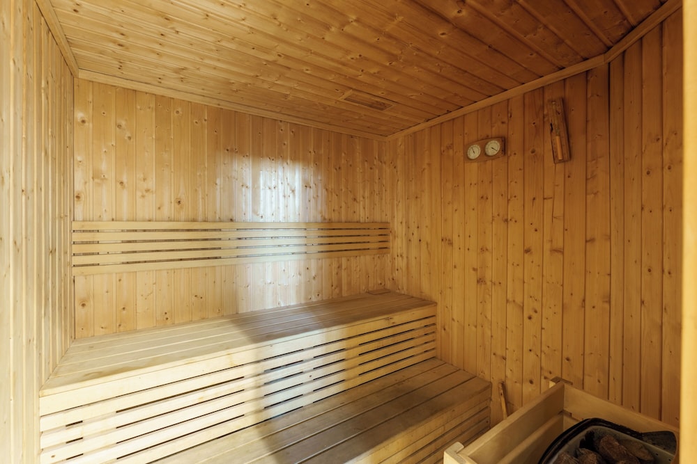 Maison Privee - Tranquil Escape w/ Balcony and High-End Facilities