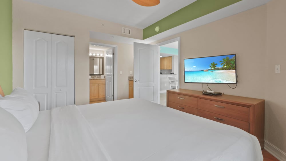 Crystal Palms Beach Resort