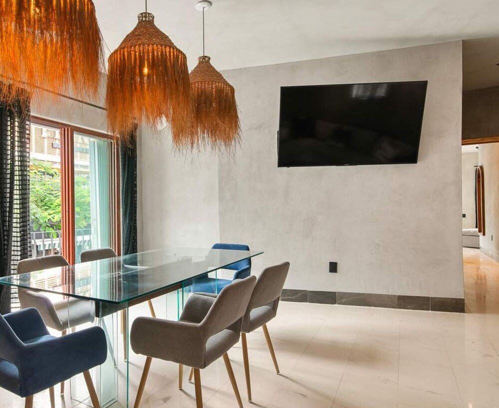 Prime 5th Ave Stay - 4BR With King Beds City Views