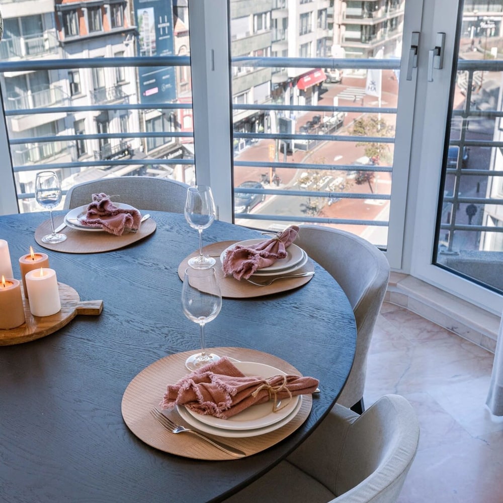 Bright and Spacious Apartment With Stunning Views