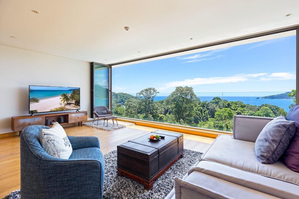 SeaView BluePoint Apartment 819