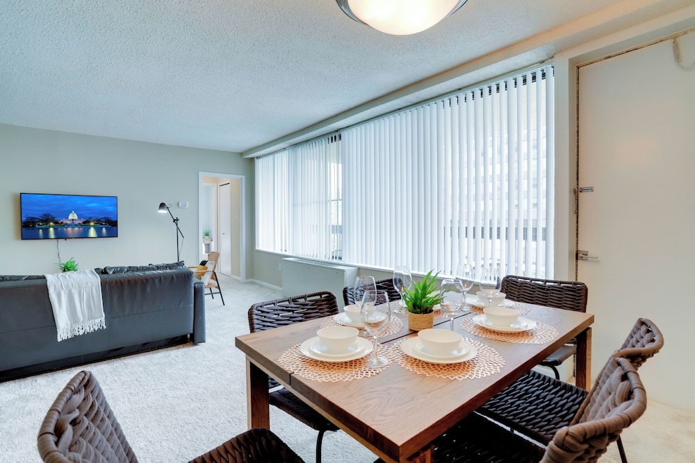 Modern Apartment with Top Amenities