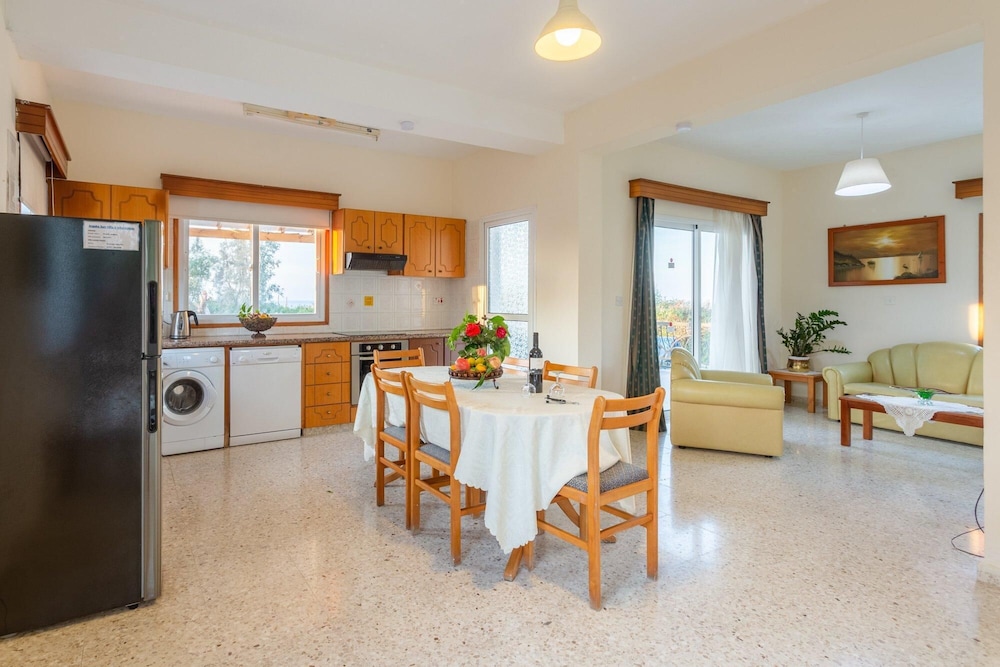 Argaka Sun Villa Tria Large Private Pool Walk to Beach Sea Views A C Wifi - 3271 view 5