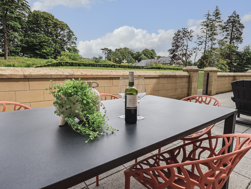 The Wilfred Suite Stone Cross Mansion