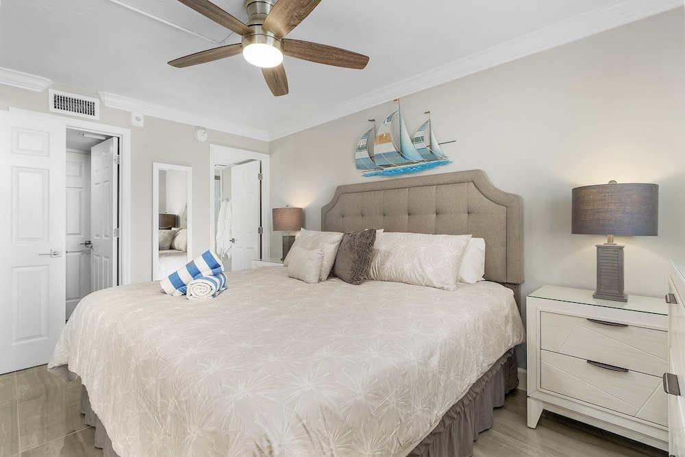 Seaside 108: Oceanview 2br/2ba Condo With Pool, Steps To Beach 2 Bedroom Condo