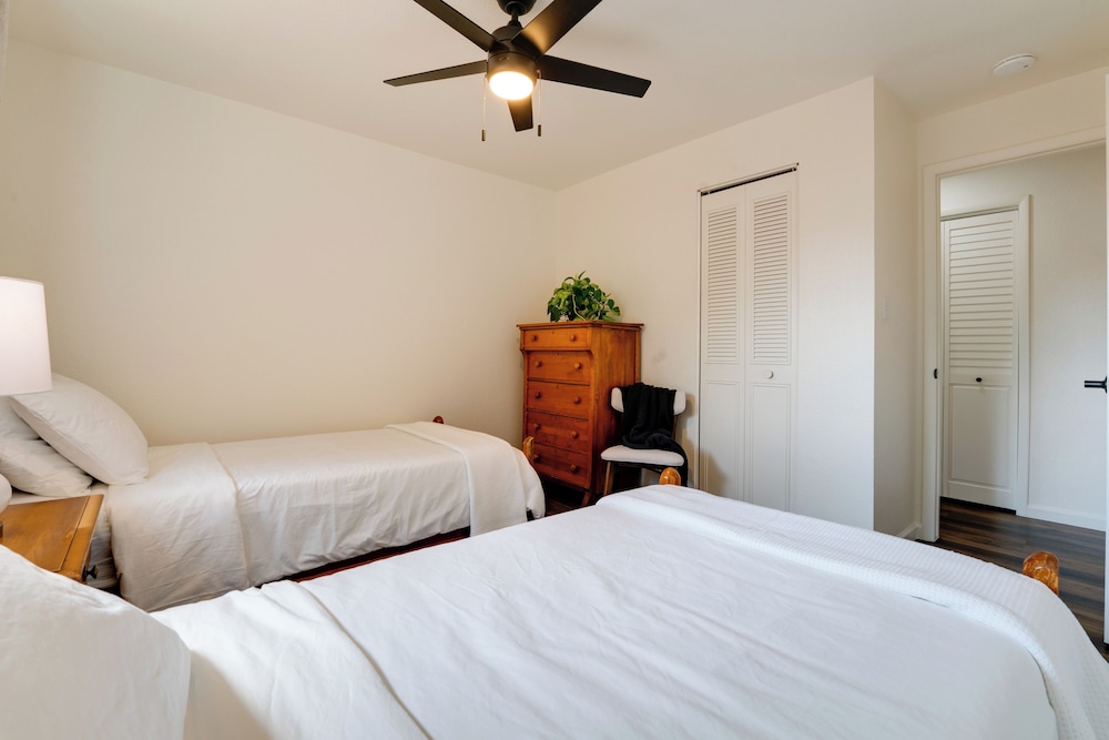 Quiet Home w/ Yard: 2 Mi to Mall & Sparks Marina!