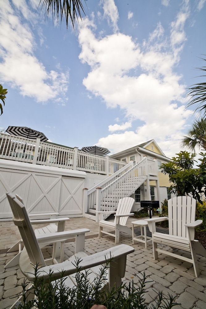 Georgianne Inn & Suites
