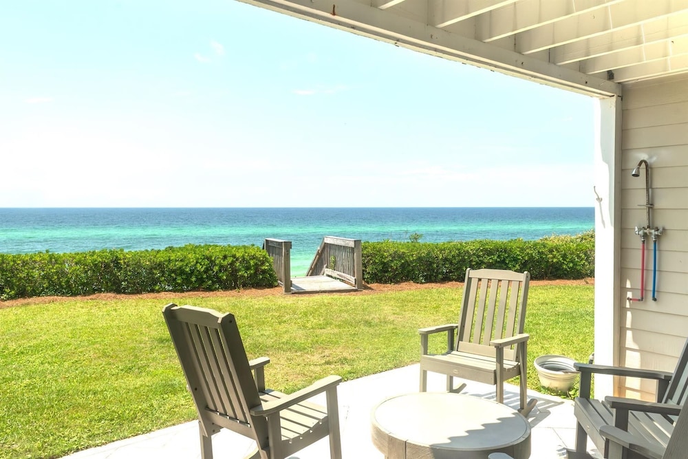 Beachfront Townhome in Seacrest + Free Tickets: Bikes, Dolphin Cruise & More!