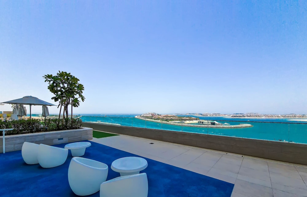 Stylish1BR at PalmJumeirah Private Beach