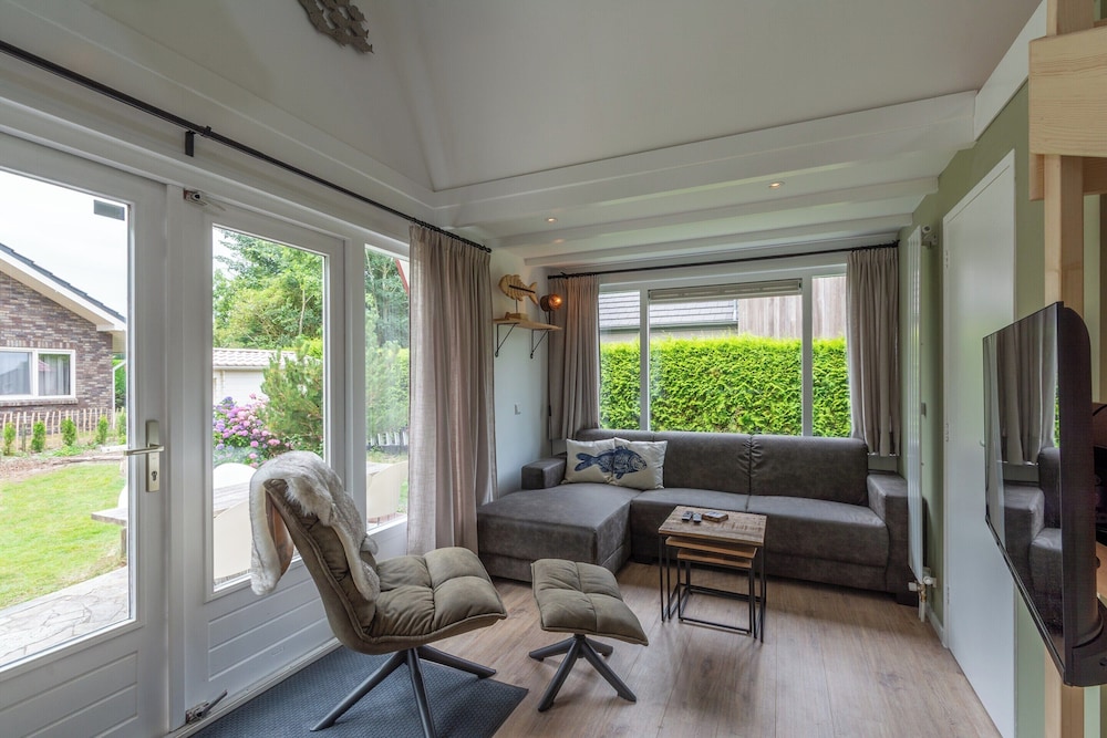 Duinland 50 Holiday Home for 4-people Near Beach