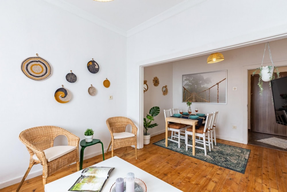 Colorful Flat With Excellent Location Near Trendy Attractions in Kadikoy