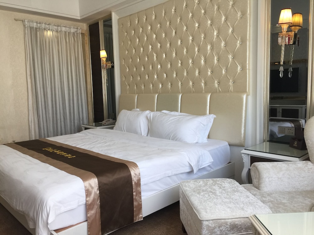 Kelly Wah International Hotel