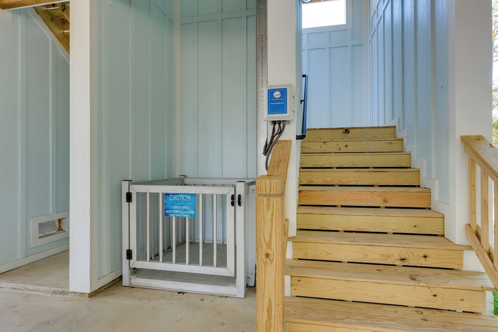 Luxe Family Condo w/ Gulf View in Dauphin Island!