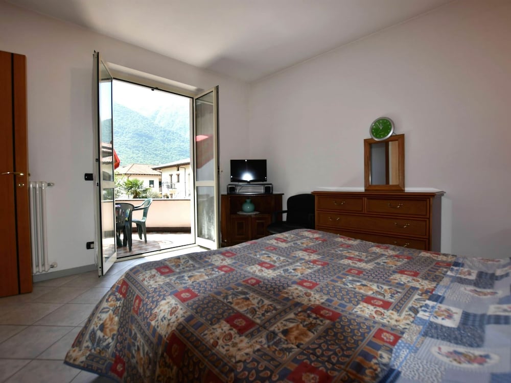 Belvilla by OYO Flat With Terrace Near the Lake view 5
