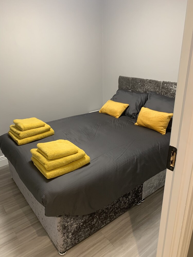 Luxury Property in Central Newbridge Wifi view 4