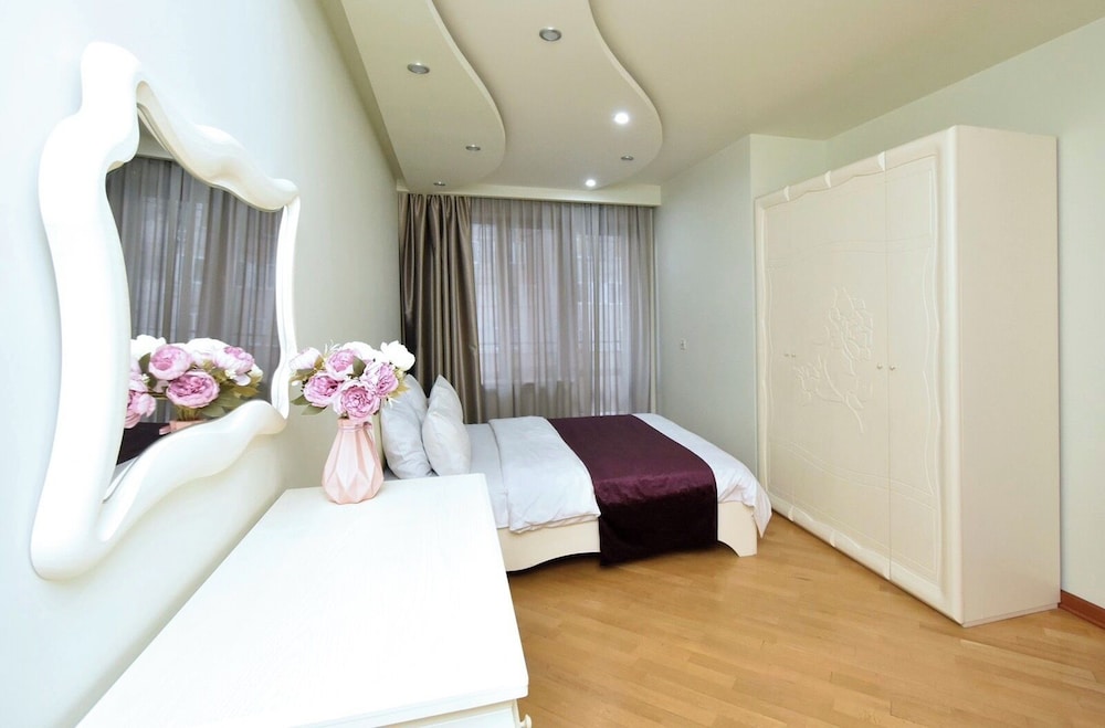 Apartment on Sundukyan street