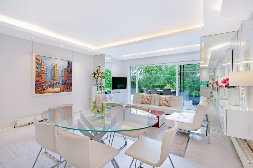 The White Peace Garden 3 bed Hampstead - by Out of Office Lifestyle