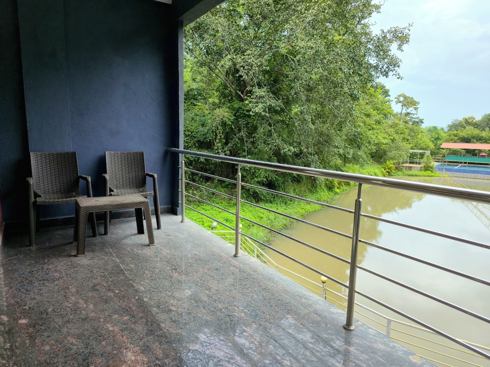 Kingfisher Jungle Stay By TERASTAY