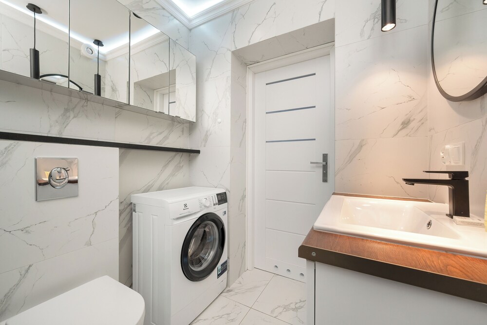 Wroclaw Center Apartment by Renters