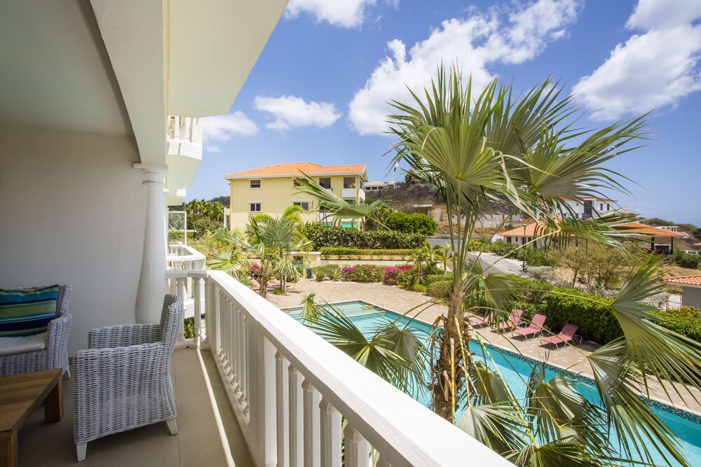 Blue Bay Apartments