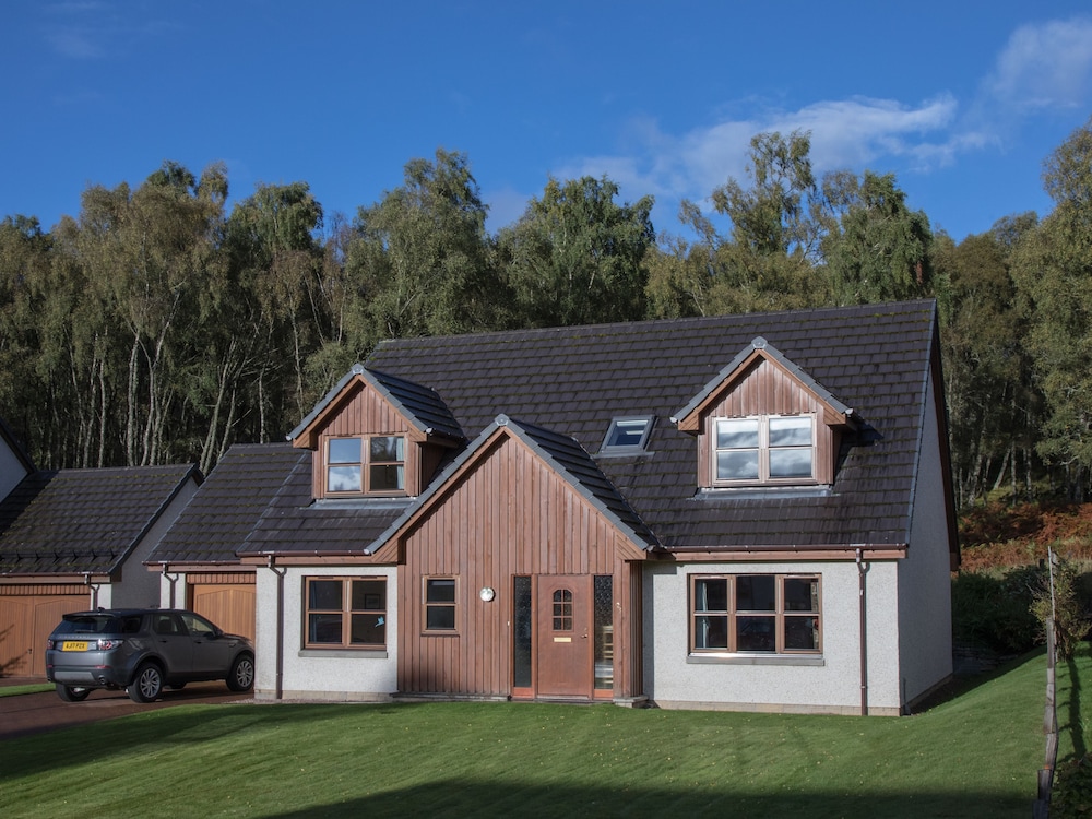 Aviemore Vacations - Highland Holiday Homes - Tulloch Ard - Property Image 1