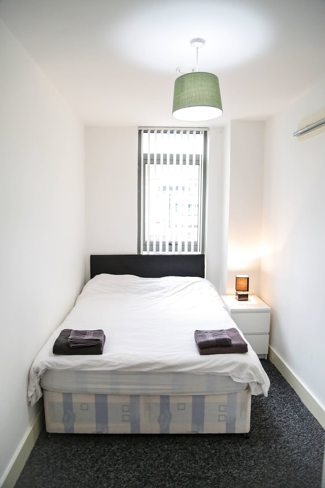 Henry Street - Apt 20 view 2