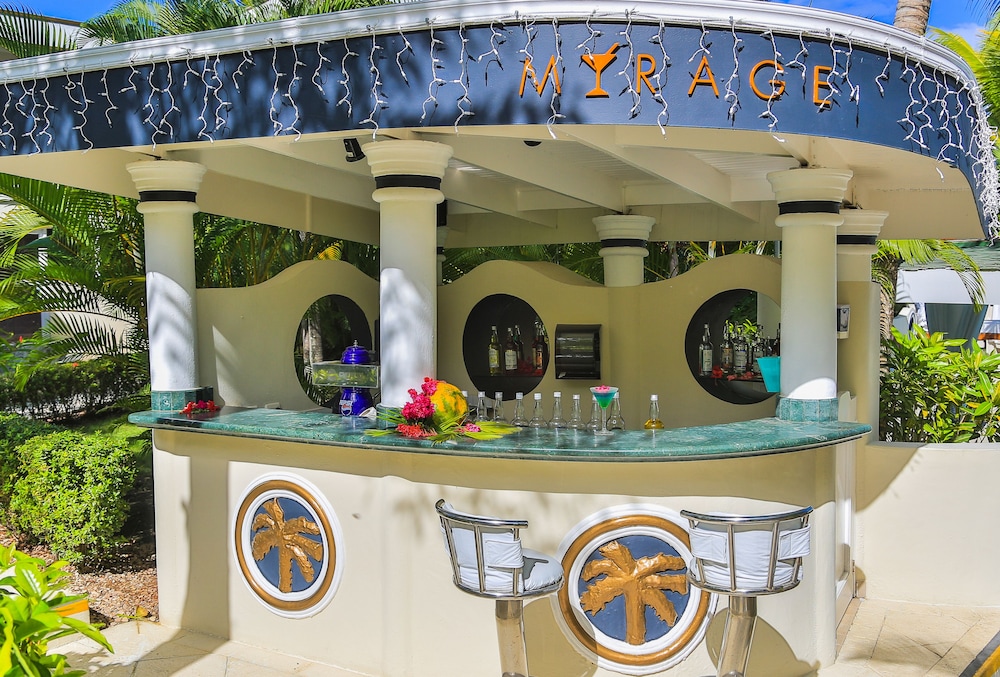 Lifestyle Crown Residence Suites - All Inclusive - Property Image 11