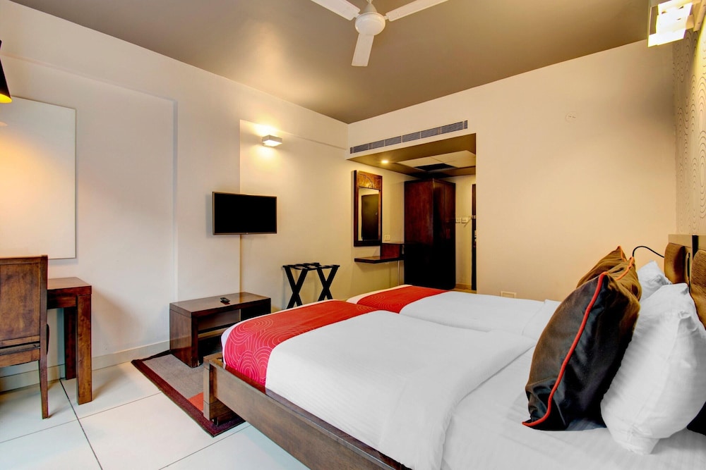 Elite Stays at Ulsoor Near Halasuru Metro Station