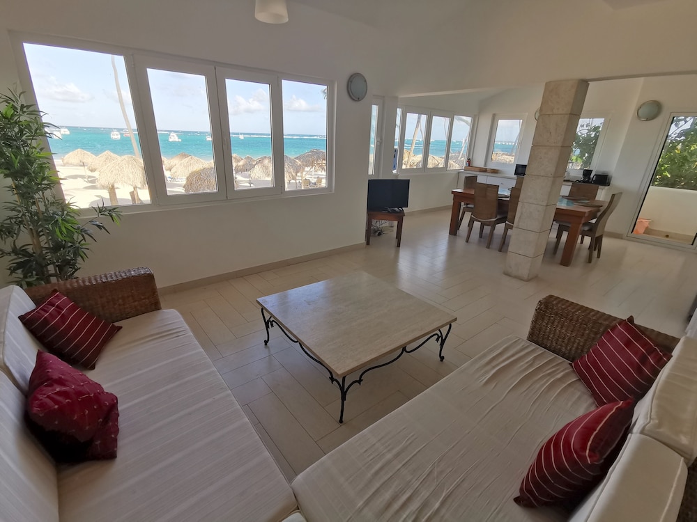 Los Corales Tropical Beach Resort & SPA