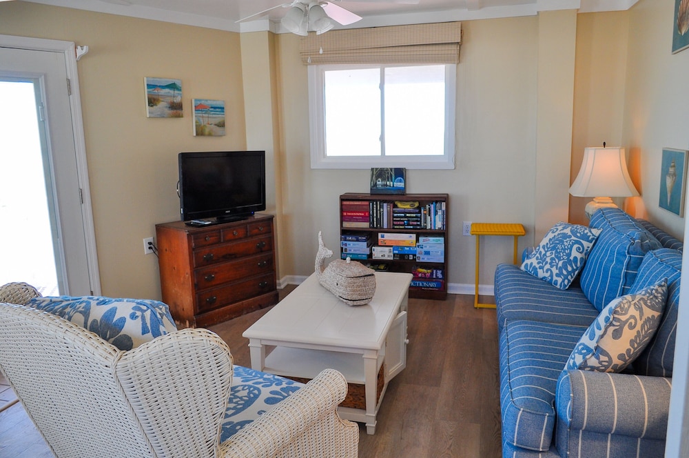 Sunray Cottage by Topsail Realty