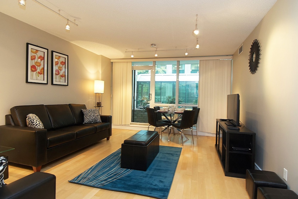 WhiteHall Suites- Yorkville