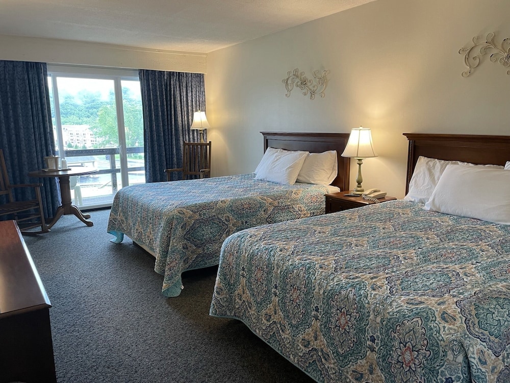 The Seasons Lodge