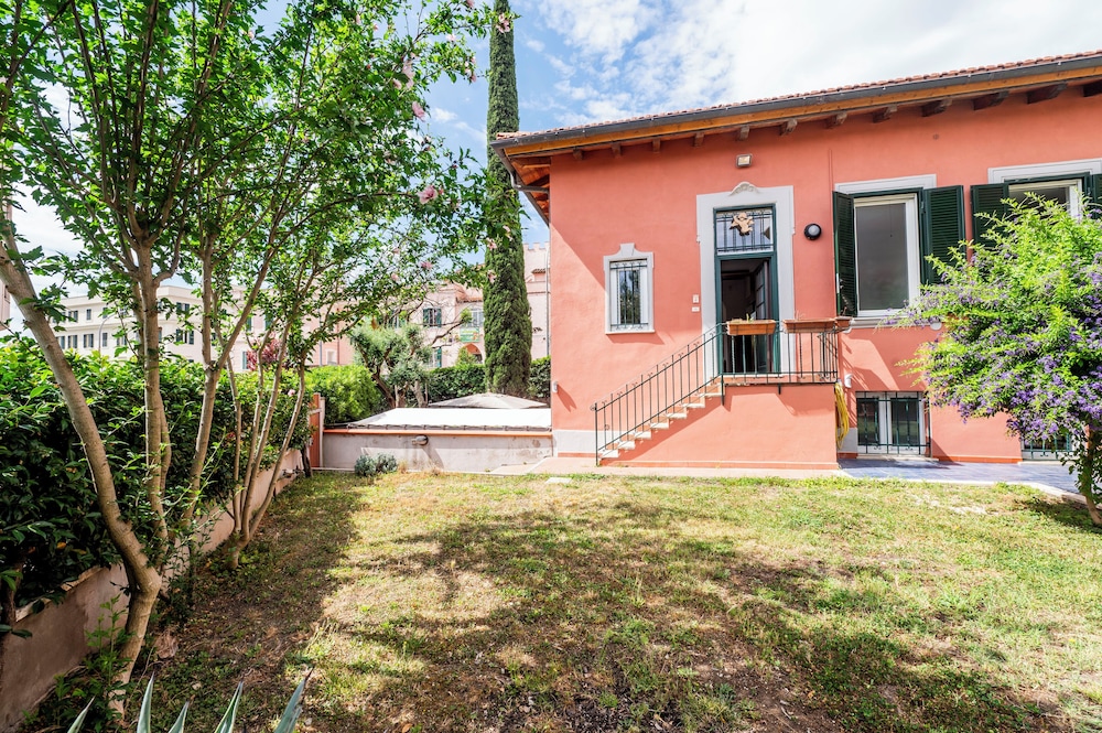 Monteverde Apartments