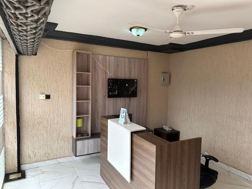 GQ Luxury Hills Hotel- Akropong Akwapim